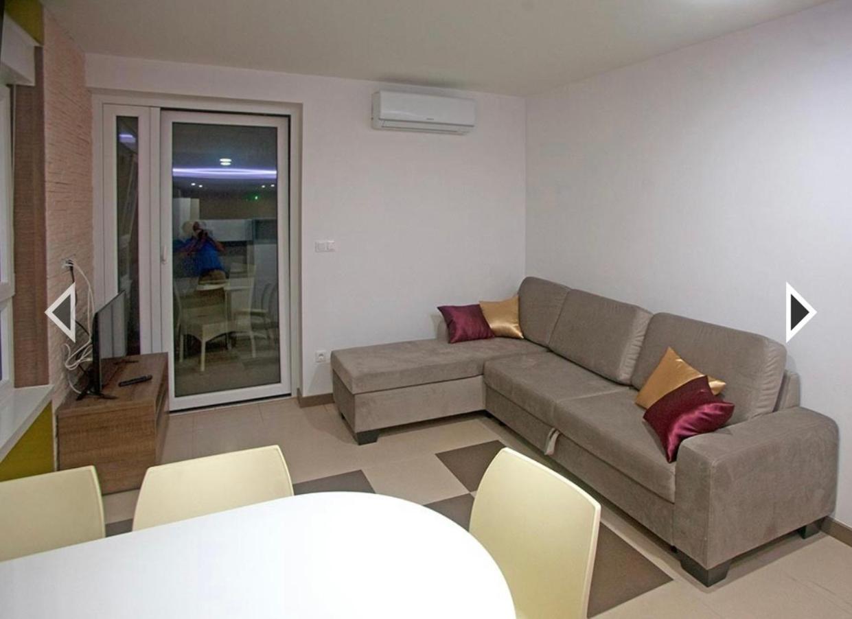 Daska Apartmani Njivice Kültér fotó